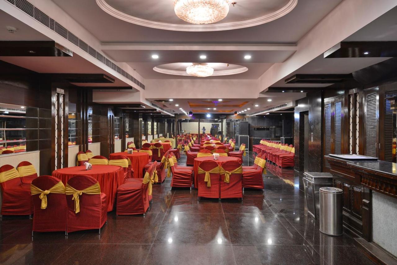 Hotel Palmdale Zirakpur Exterior photo